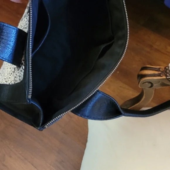 Fossil Black and White Satchel - Picture 4 of 16